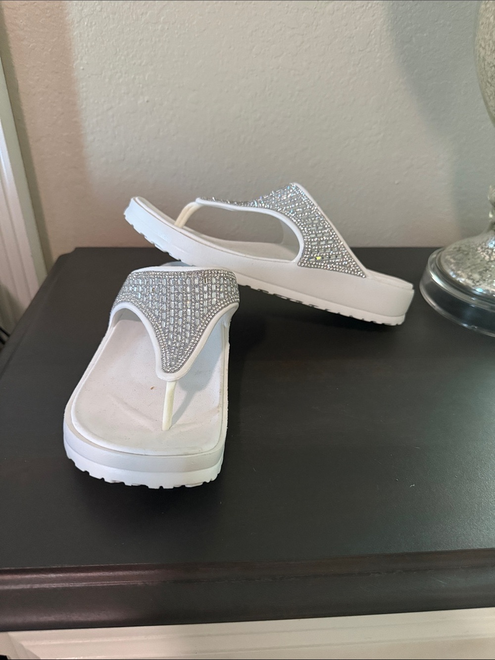 Sketchers White Rhinestone Thong Sandals for Women